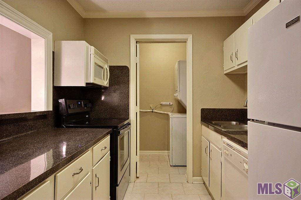 Kitchen - 3101 Highland Rd