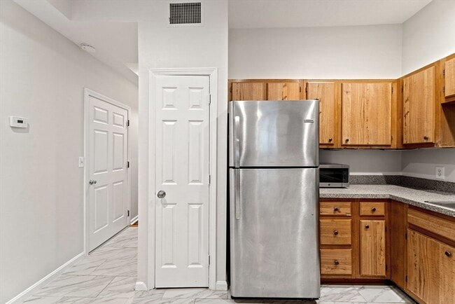 Building Photo - 4 Union Park