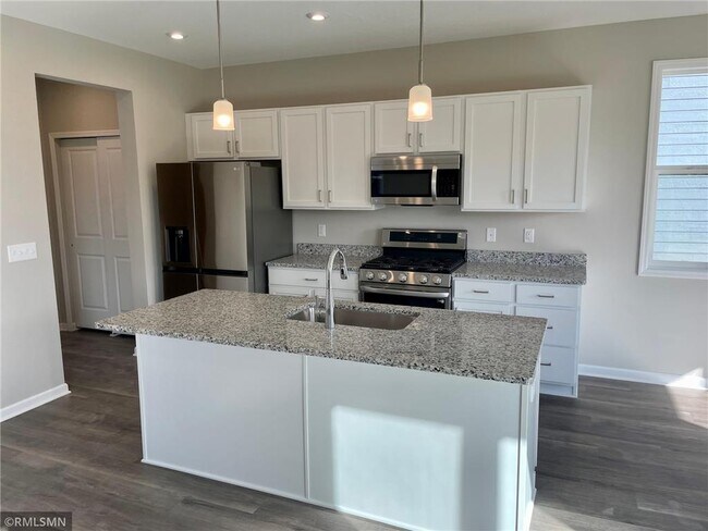 Foto del edificio - 9955 Bluebird St NW