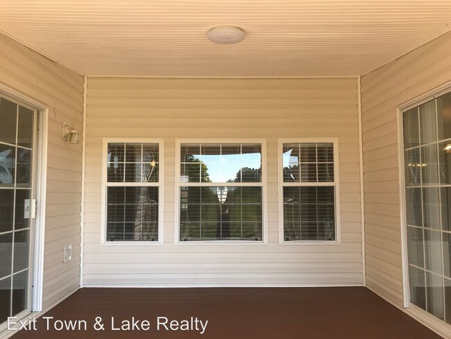 Foto del edificio - 4 br, 2.5 bath House - 950 Golf Dr.