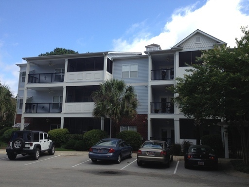 Foto del edificio - 1025 Riverland Woods Pl