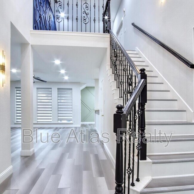 Foto del edificio - 2420 Elm Leaf Ln