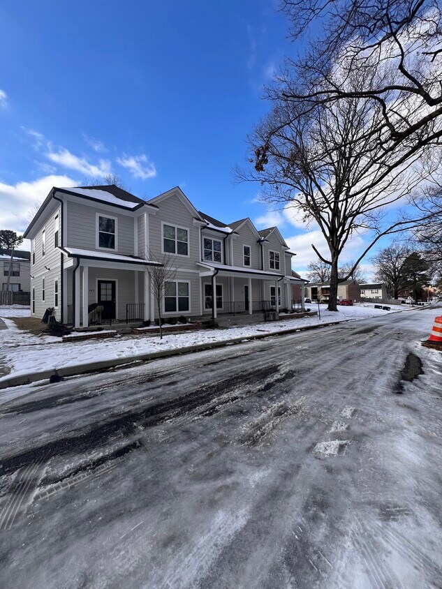 Primary Photo - 645 Patterson St