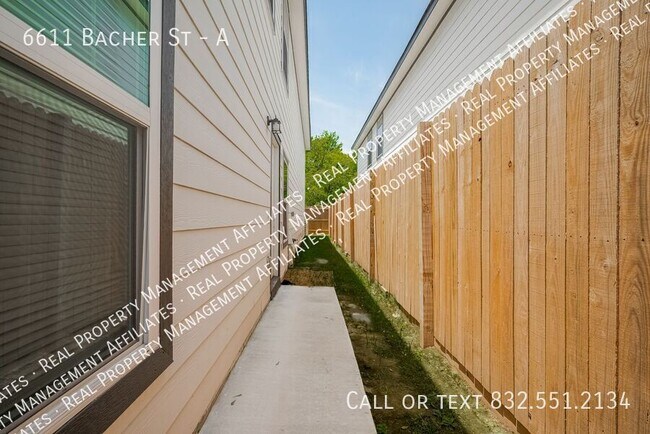 Building Photo - 6611 Bacher St