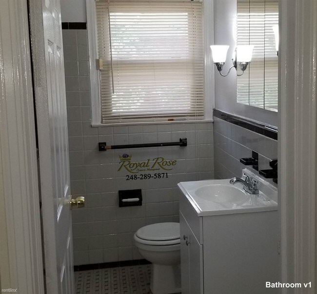 Building Photo - 3 br, 1 bath House - 28559 Parkwood St
