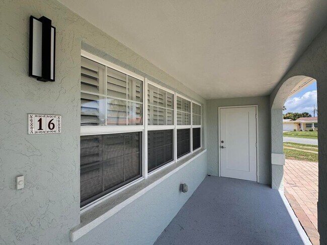 Foto del edificio - 2/2 plus Bonus Room in Ormond By the Sea