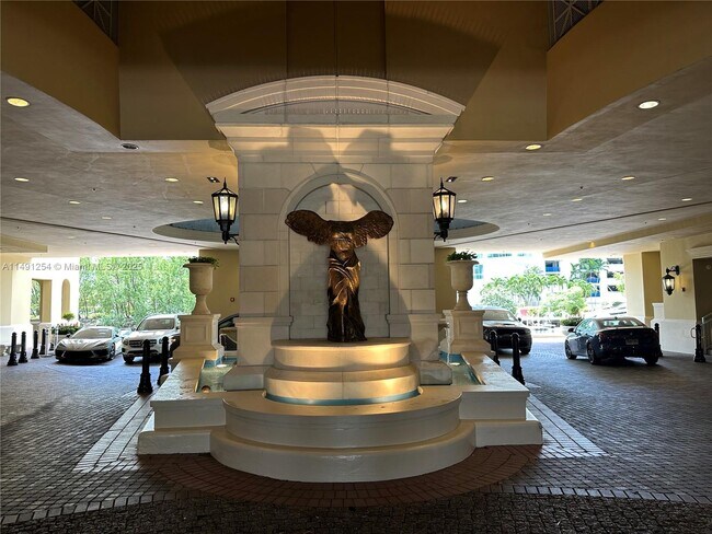 Foto del edificio - 150 Sunny Isles Blvd