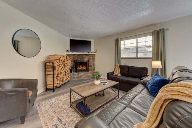 Foto del edificio - 260 Roaring Fork Rd