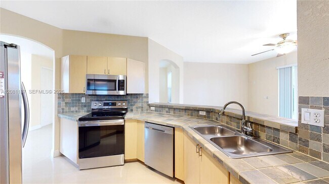 Building Photo - 12281 SW 121st Ter