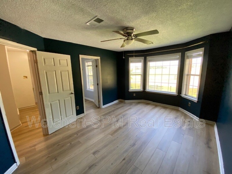 Foto principal - 1350 Beaver Creek Rd