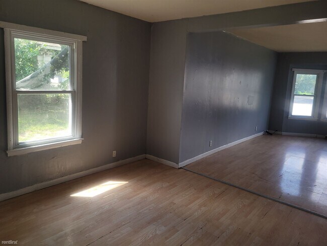 Building Photo - 3 br, 1 bath House - 503 West 8th Street