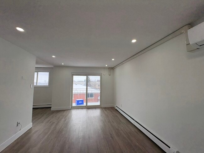 Building Photo - 11-107 Chandler Dr