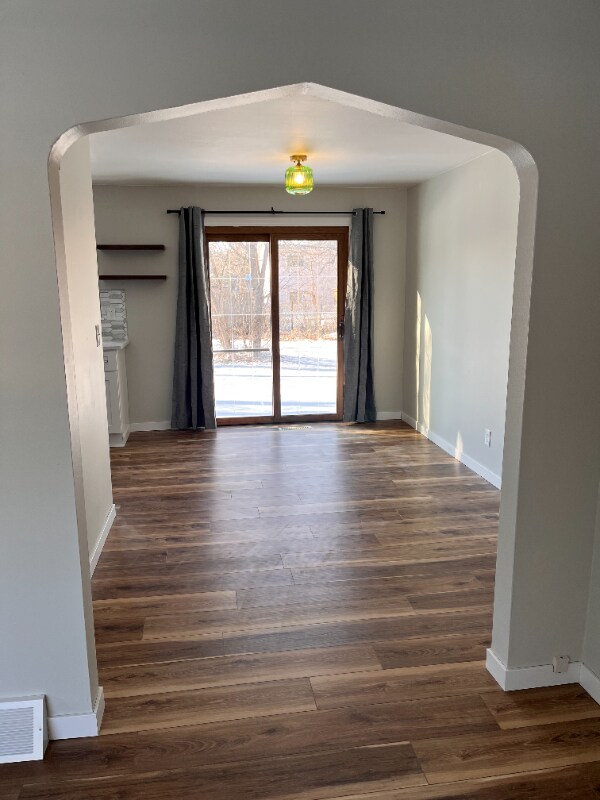 Foto del edificio - 11935 Winnetka Ave N