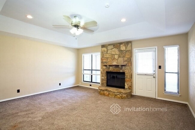 Building Photo - 6401 Highview Terrace