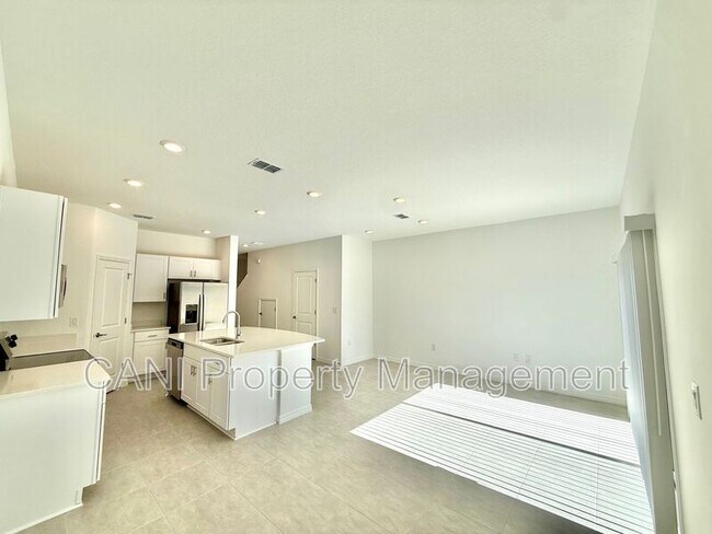 Foto del edificio - 212 Riverfront Wy