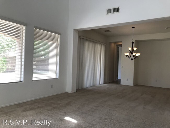 Building Photo - 5 br, 4 bath House - 2627 E. Dogwood Dr.