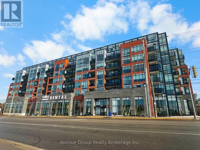 Building Photo - 681 Yonge St