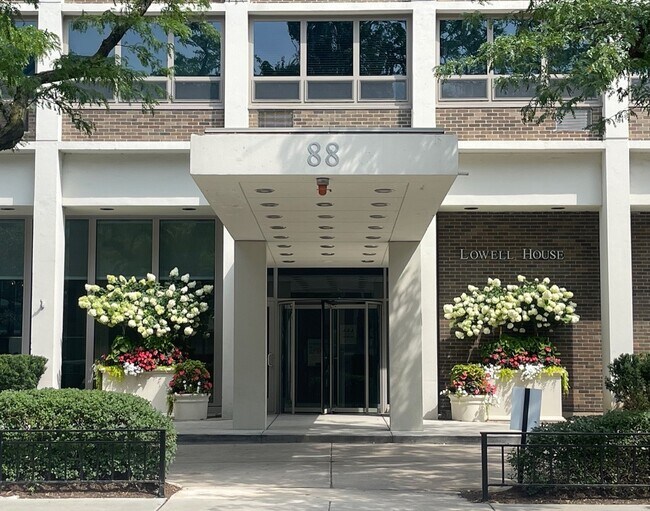 Foto del edificio - 88 W Schiller St