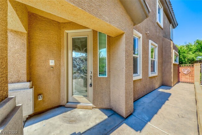 Building Photo - 518 Newberry Springs Dr