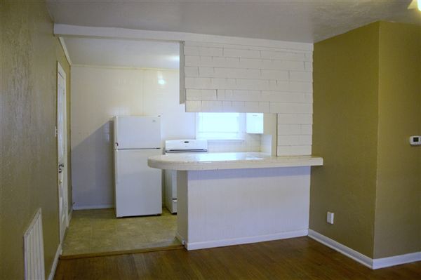 Building Photo - 116 Poplar St