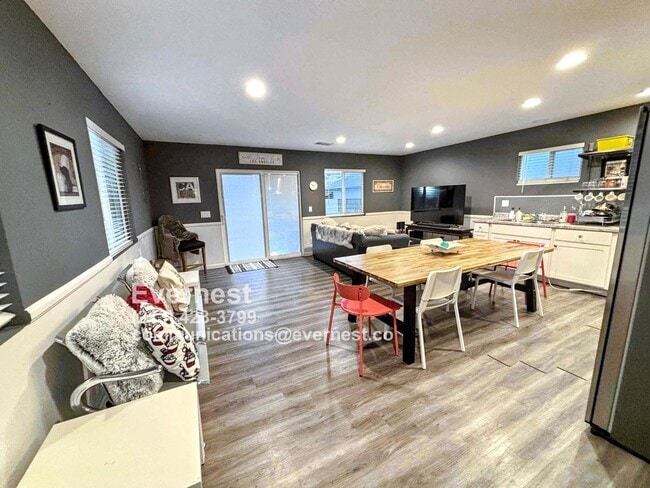 Foto del edificio - Charming 2-Bedroom Home in a Prime Locatio...