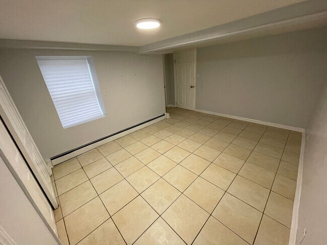 Foto del edificio - 943 E 213th St