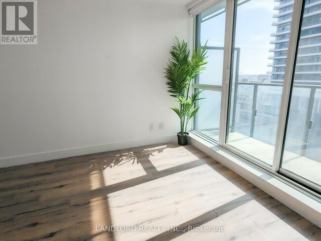 Building Photo - 39 Sherbourne St