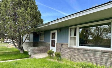 Building Photo - 806 Range View Ave