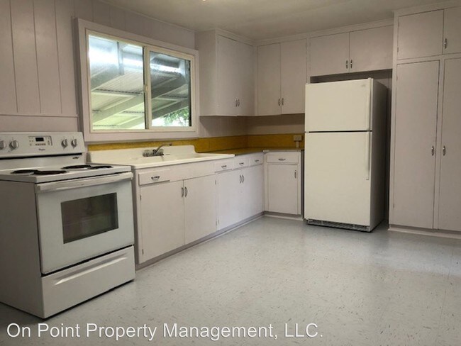 Building Photo - 2 br, 1 bath House - 175 Muliwai Ave.