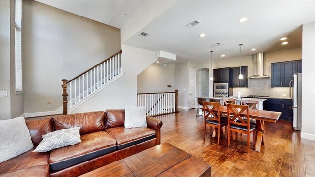 Building Photo - 2705 Yellow Jasmine Ln
