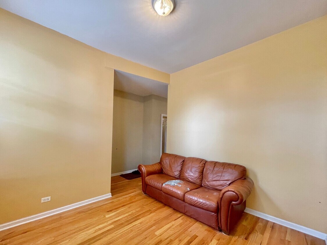 Primary Photo - 1412 W Flournoy St