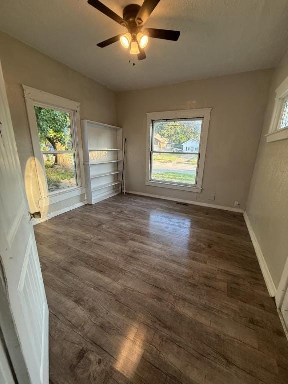 Building Photo - 303 E Hickory St