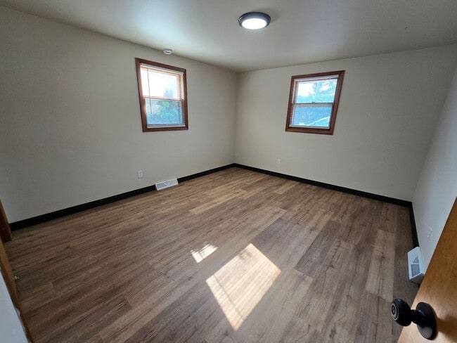 Building Photo - 3029 Humboldt Rd