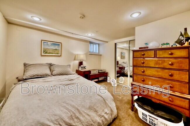 Foto del edificio - 920 E 9th Ave