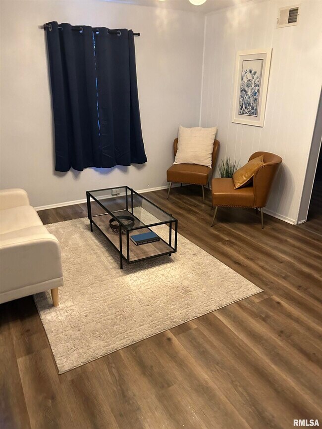 Foto del edificio - 5106 N Glen Elm Dr