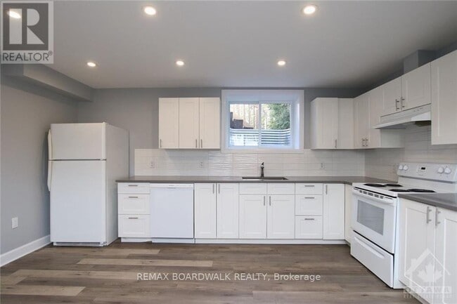 Building Photo - 15B Dowdall Crescent