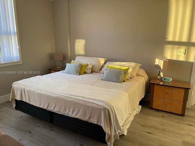 Foto del edificio - 2080 S Ocean Dr