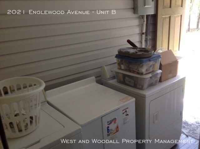 Building Photo - Cozy Duplex near Downtown!