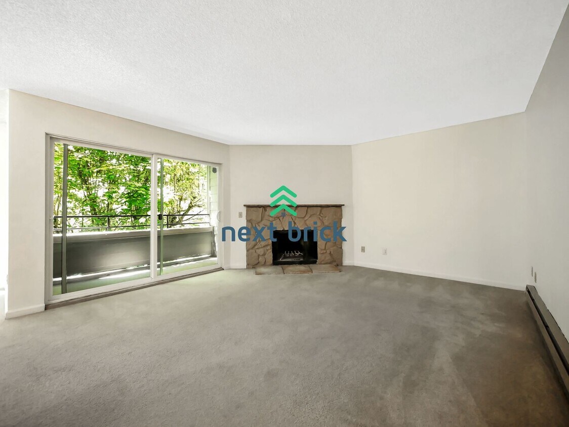 Primary Photo - 2 Bed and 1 Bath Renton Condo is Available...