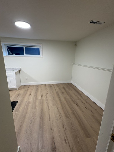 Building Photo - 941 Selkirk Cres