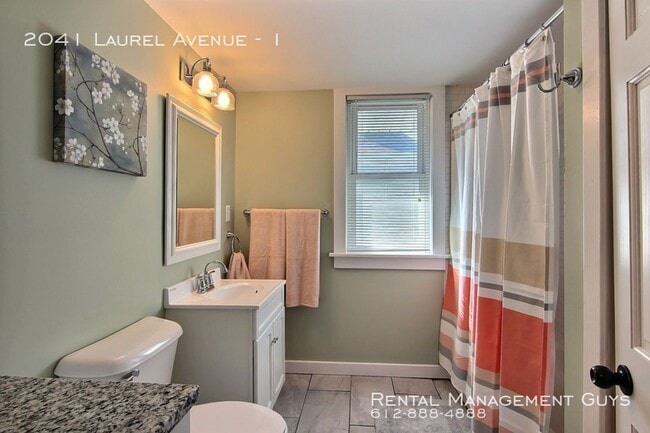 Foto del edificio - 2041 Laurel Ave