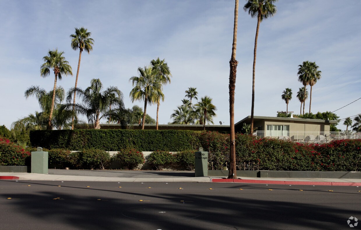 Primary Photo - 1200 S Palm Canyon Dr