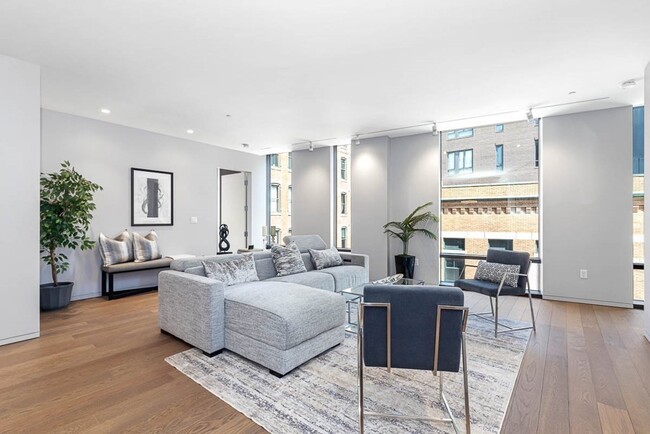 Building Photo - 10 Farnsworth St