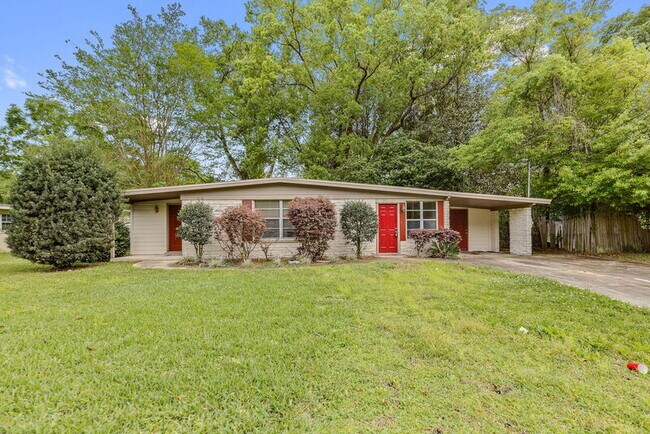 Building Photo - 7010 Arques Rd
