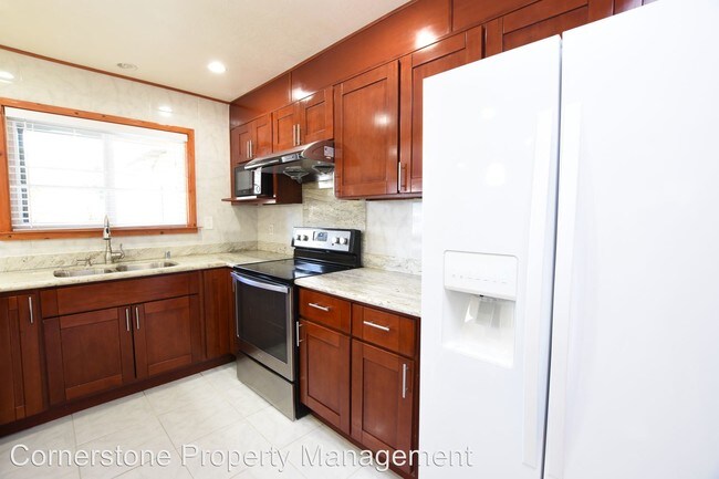 Building Photo - 3 br, 2 bath House - 1319 Poppy Way