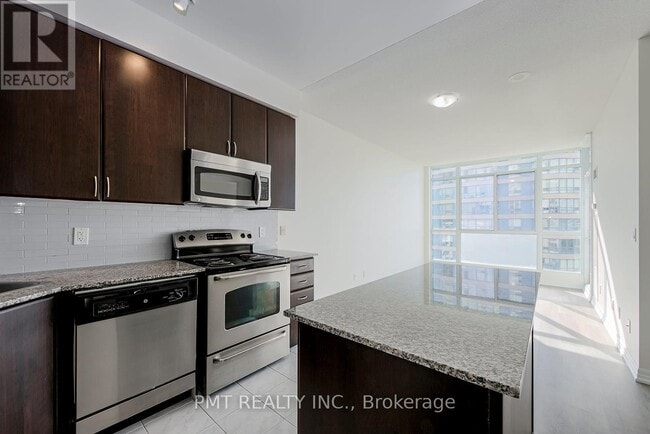 Building Photo - 225 Webb Dr