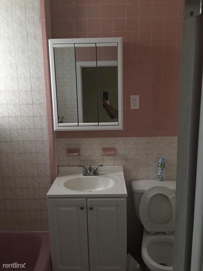 Foto del edificio - 6211 Catalpa Ave