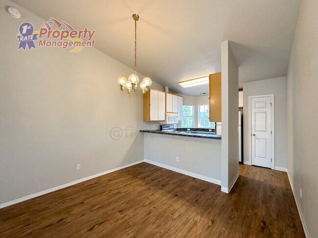 Building Photo - 40 E King St