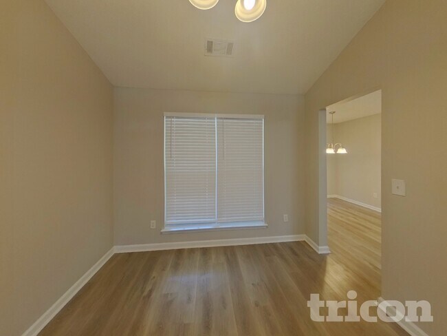 Building Photo - 133 Revere Turn