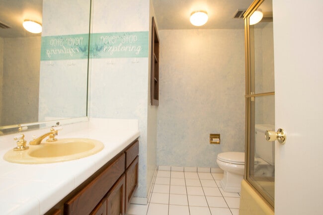 Full Bath - 5057 Shirley Ave